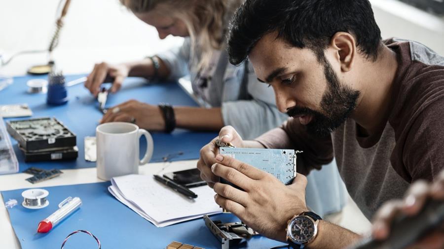 15.000 techniciens en électricité recherchés!