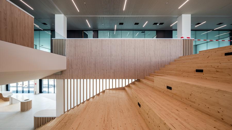 Gebogen lijnen en duurzame materialen in Biotech 5