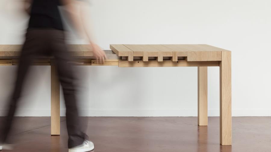 Innovatieve uitschuiftafel in massief eik